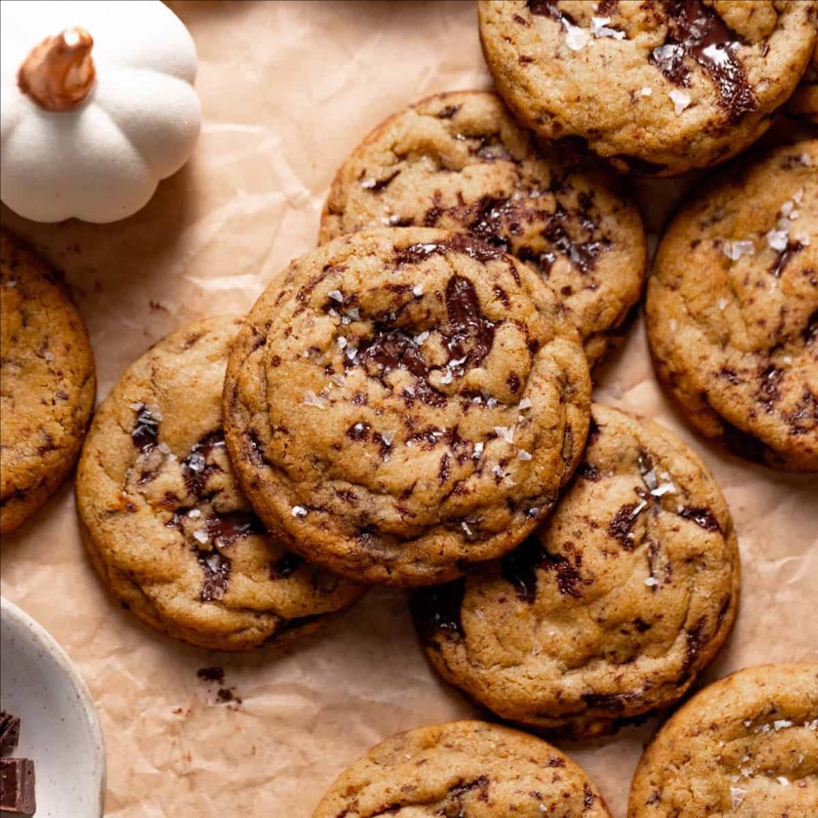 Brown butter pumpkin chocolate chip cookies