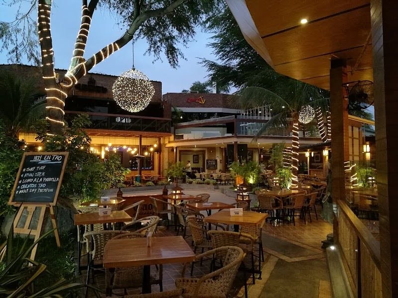 El Molino Boulevard