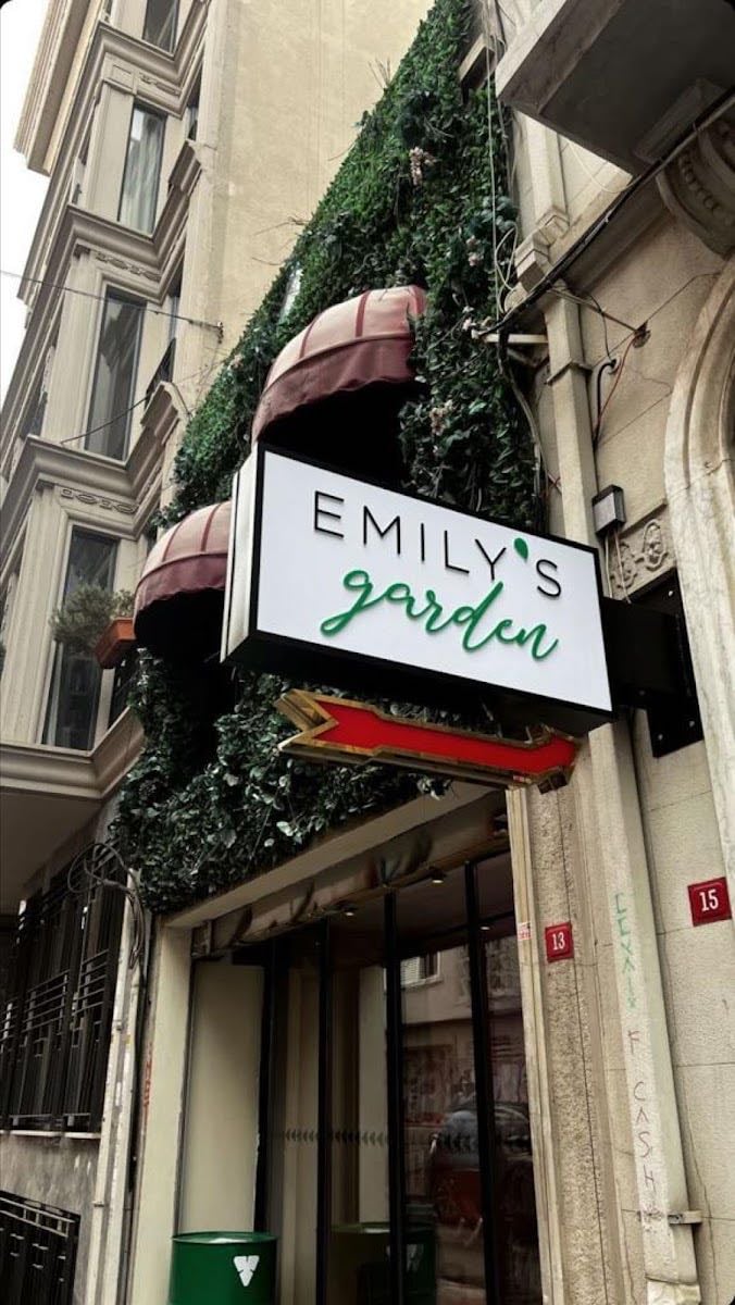 Emily's Garden - Cafe