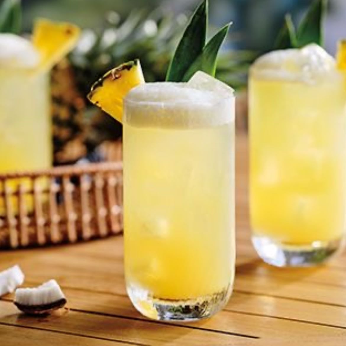 pineapple coconut fizz