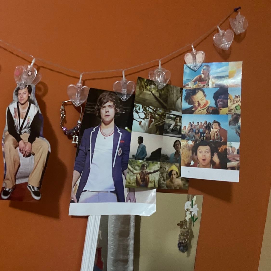 HARRY - Harry I love you so much that I have a whole wall dedicated to you and your accomplishments I hope you know that you are so loved in every way by everyone around the world and you truly are the person who saved me from doing something that I now regret even thinking about you are so brilliant and they couldn’t have made the best choice putting you into 1D on the X-factor ILYSMMM🩷🩷