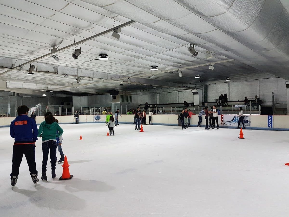 pista de hielo la noria - bastante espacio y un plan súper divertido