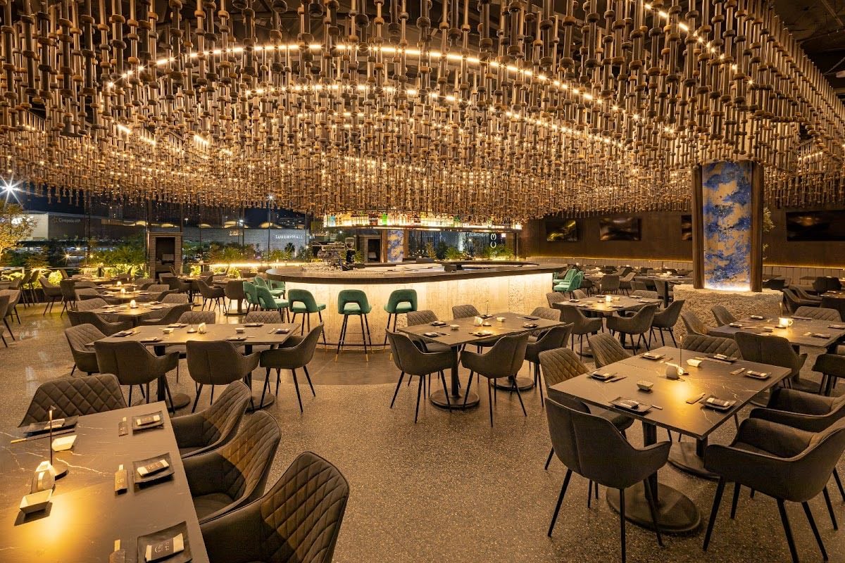 domu sushi bar - una vista preciosa y con un sushi deli