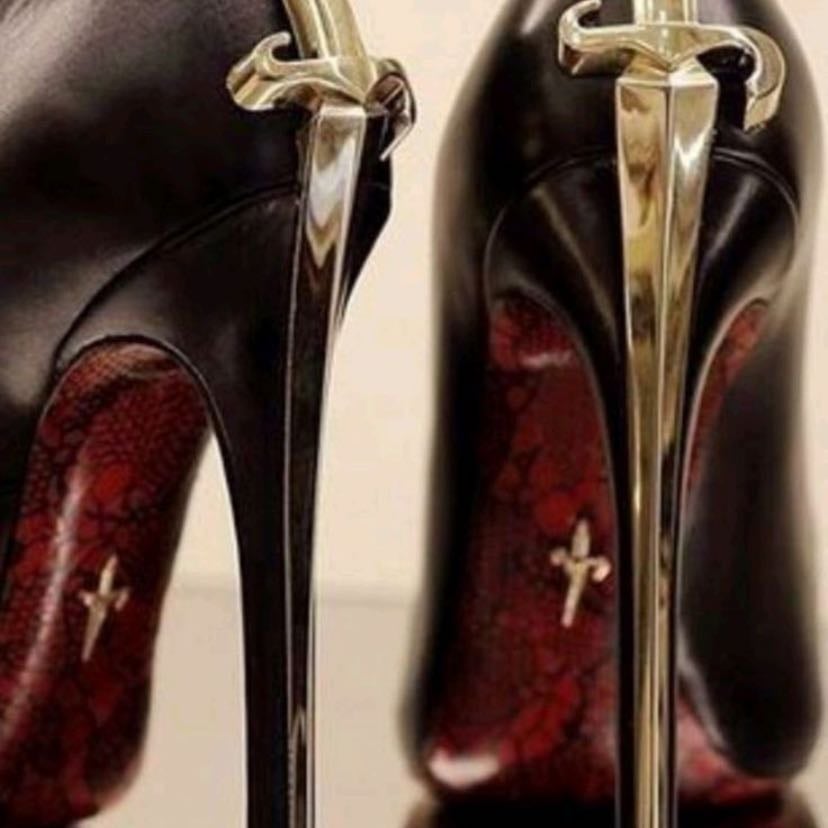 Cesare paciotti dagger pumps