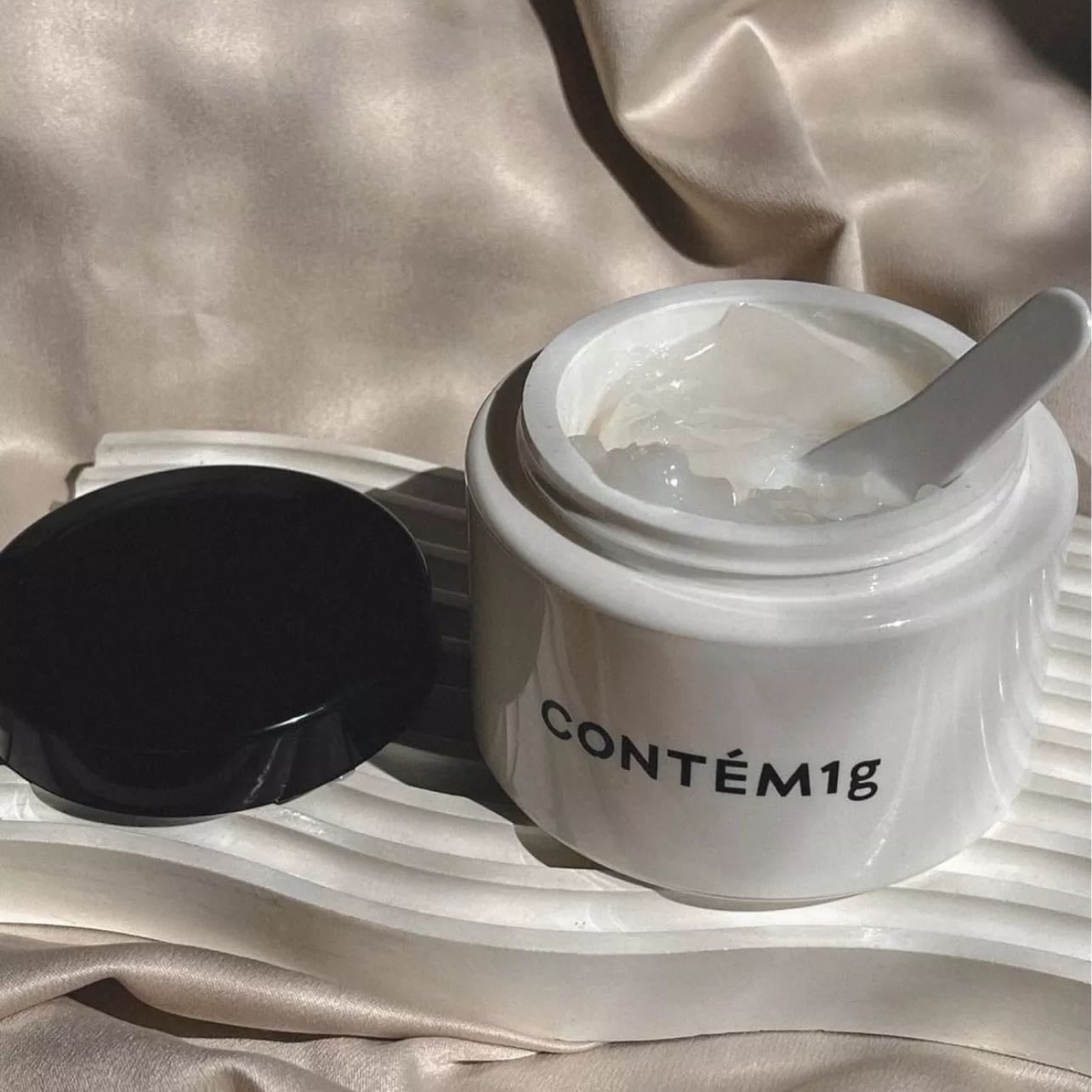 Demaquilante Jelly - Contém 1g - (25/06)*LIMPEZA - 90g; Textura Jelly; Remove make à prova d’água, sem deixar resíduos nem arder os olhos