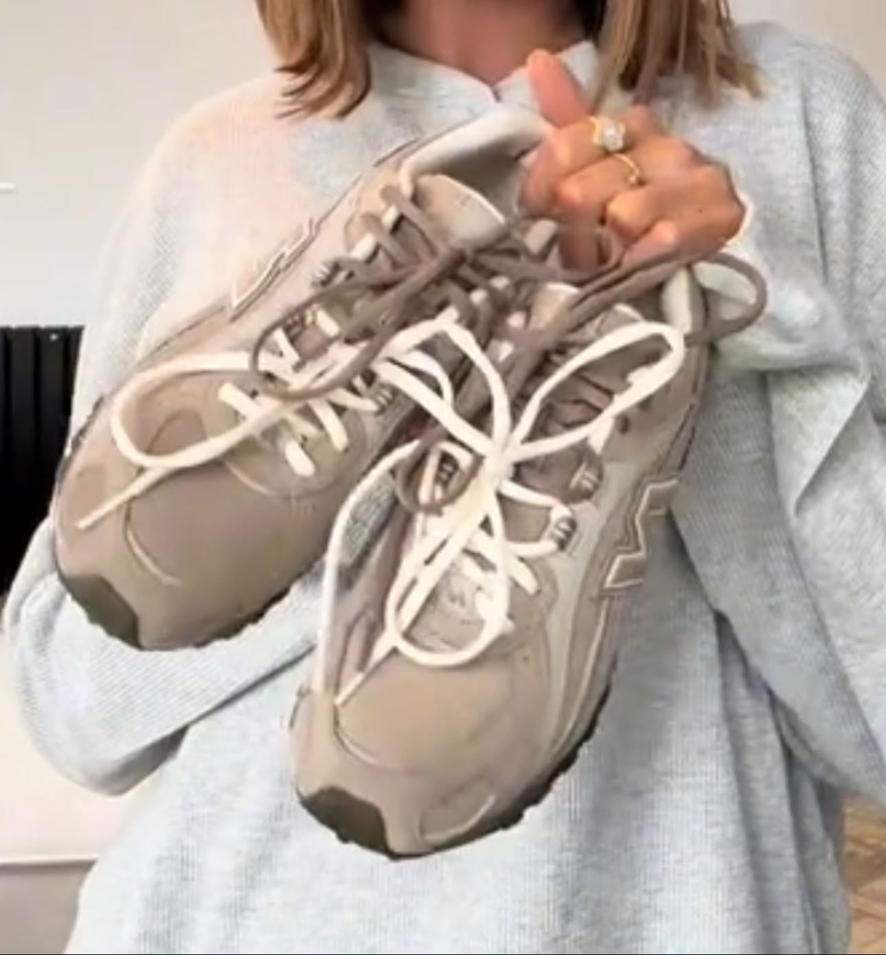 New Balance - 204L mushroom arid stone - €216 (resale -> wait for restock)