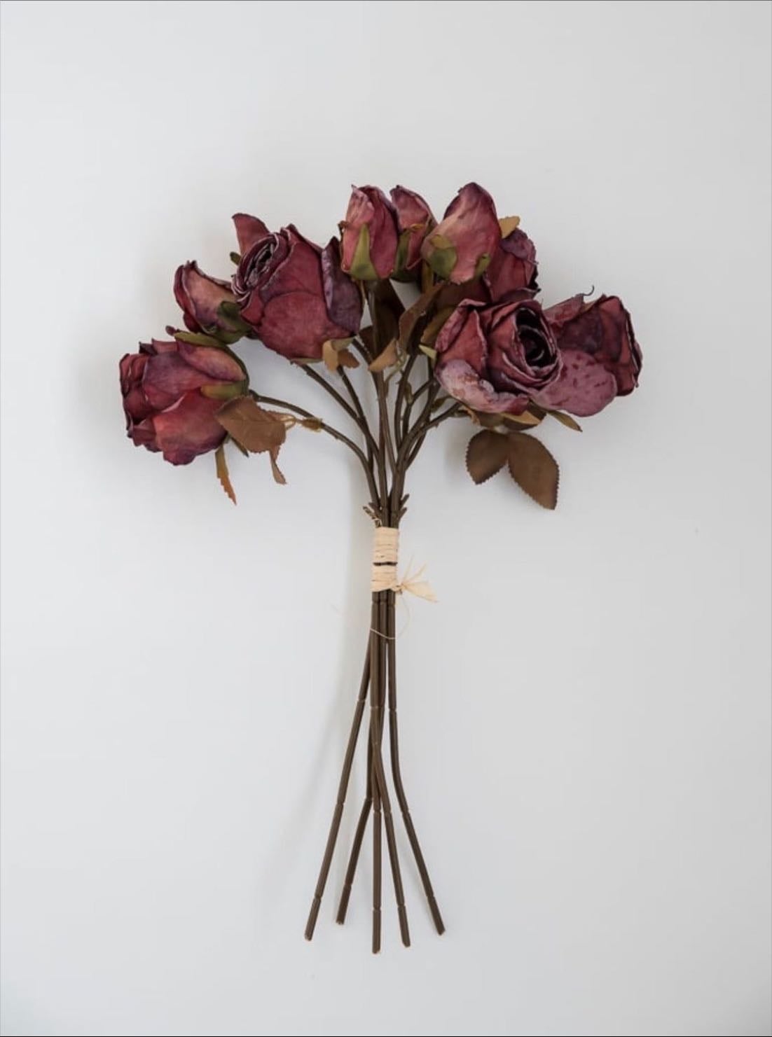 Preserved Flowers - Dried Flowers can be transformed into timeless works of art that can be framed as delicate keepsakes or arranged into bouquets that last forever.