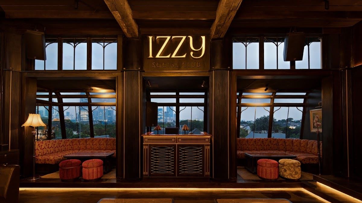 Izzy Social Club