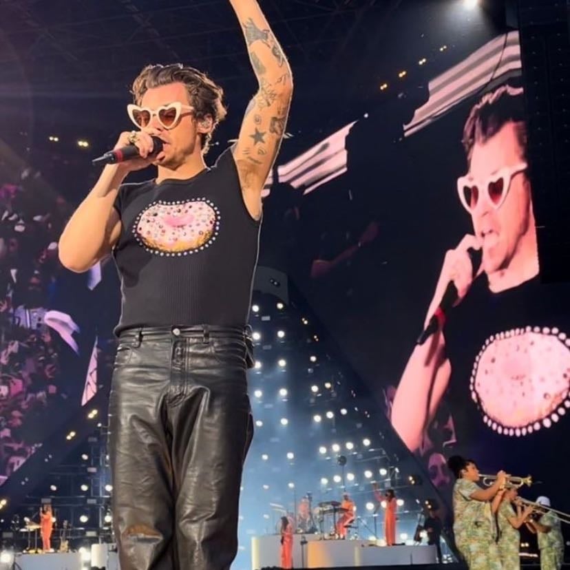 Edinburgh - the way he caught the glasses omgggg