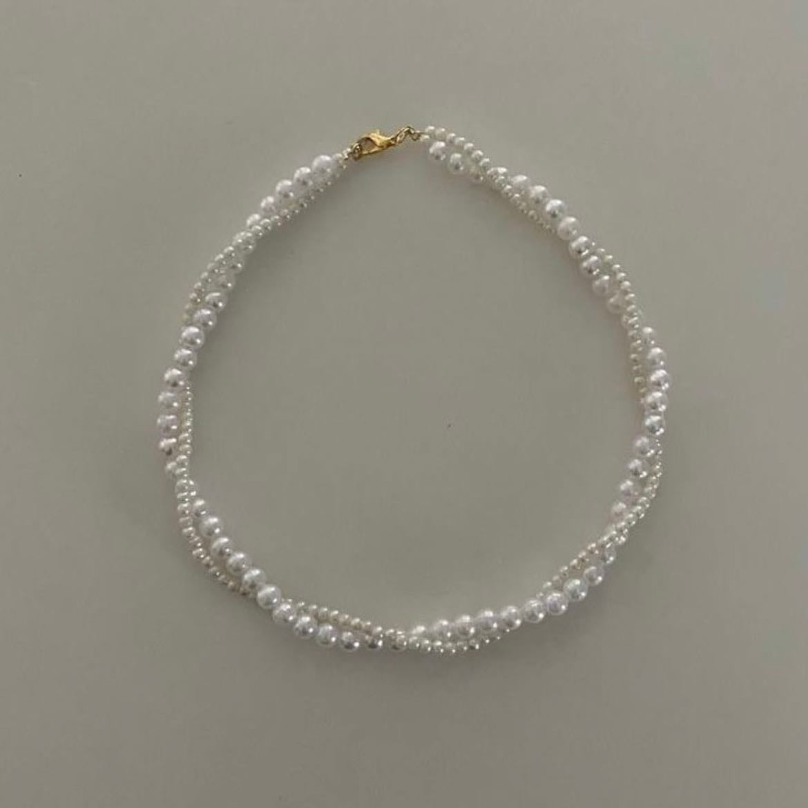 collar blanco