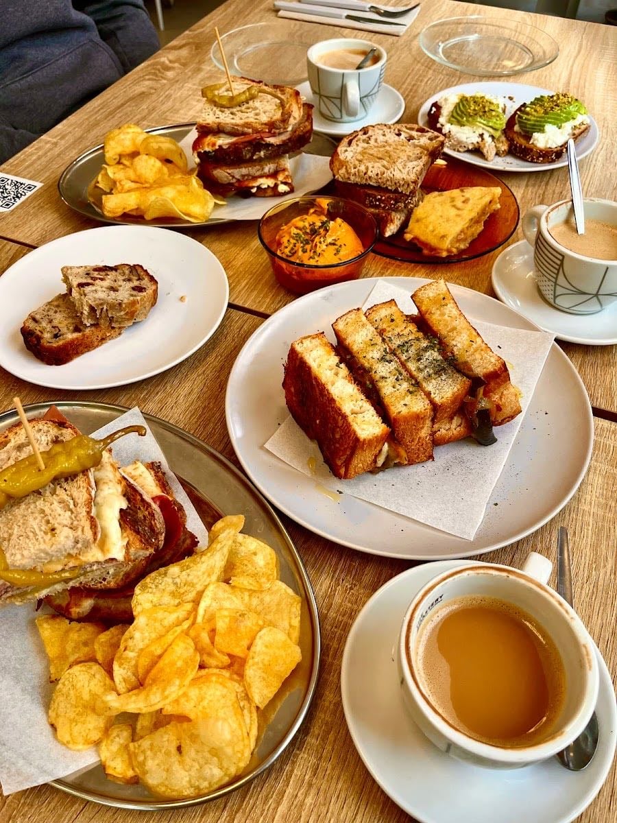 Navel Brunch & Coffee