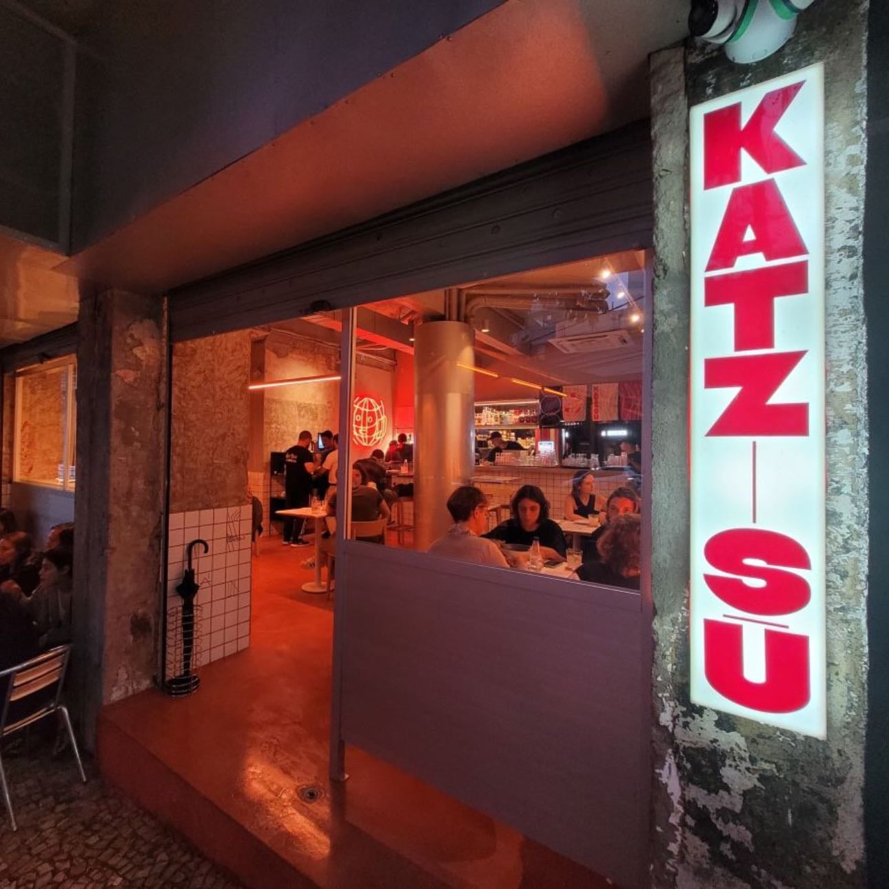Katz-Sü - Asian