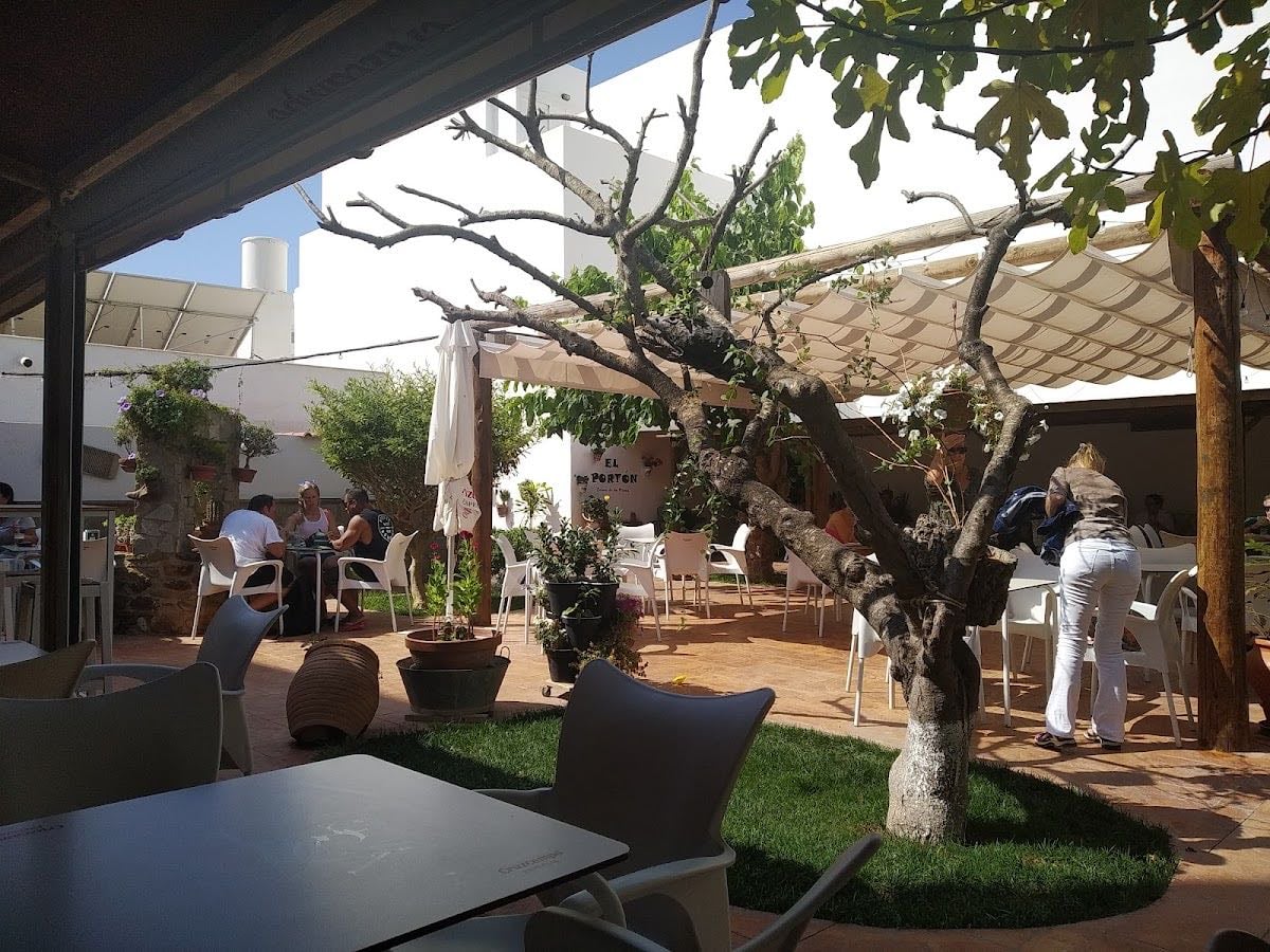 Café Bar El Portón - Desayunos