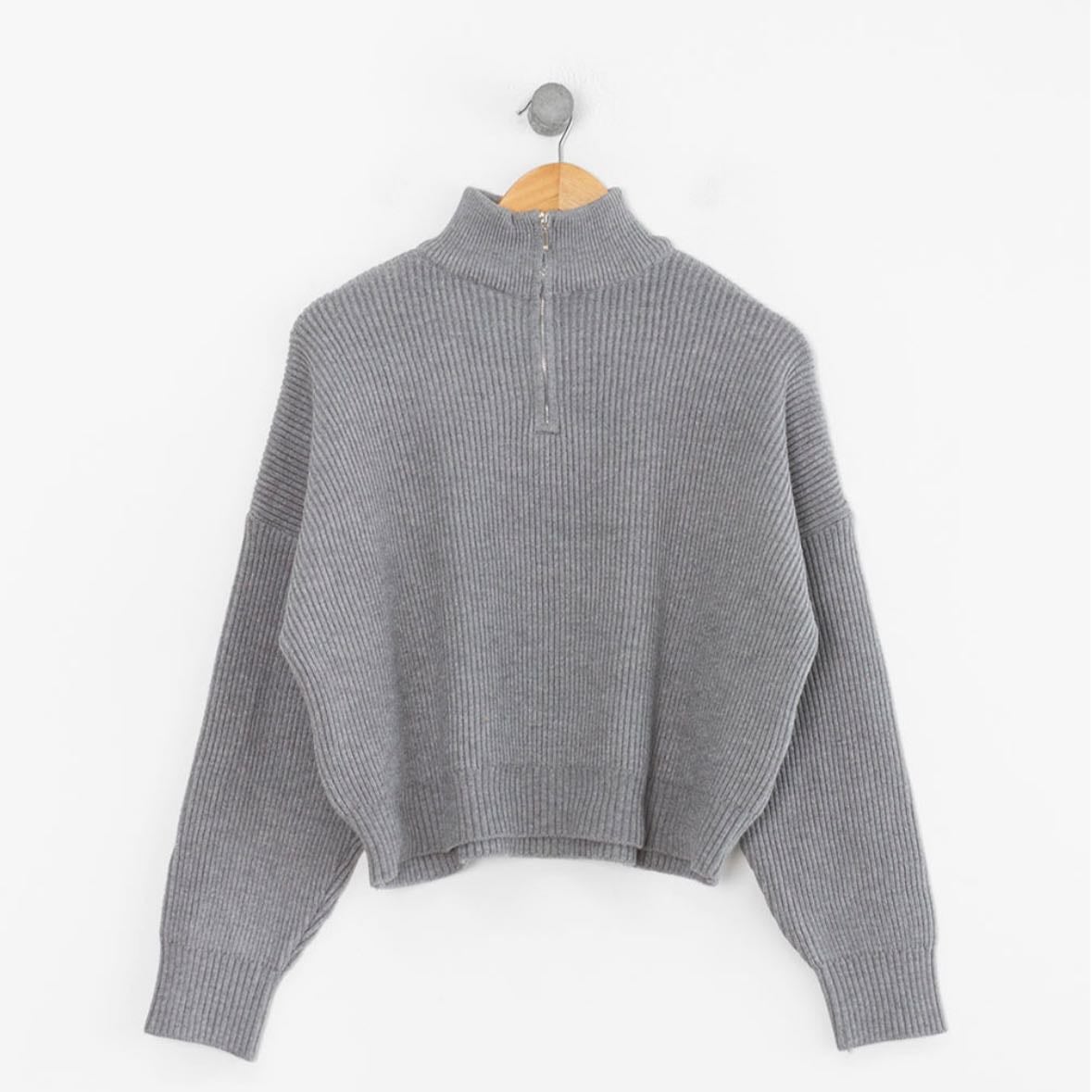 Sweater gris con cuellito - Runa basics