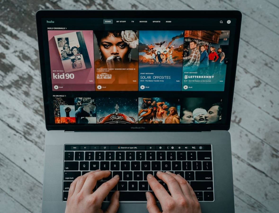 Series - Movies hypelist by Naomi Aguilar