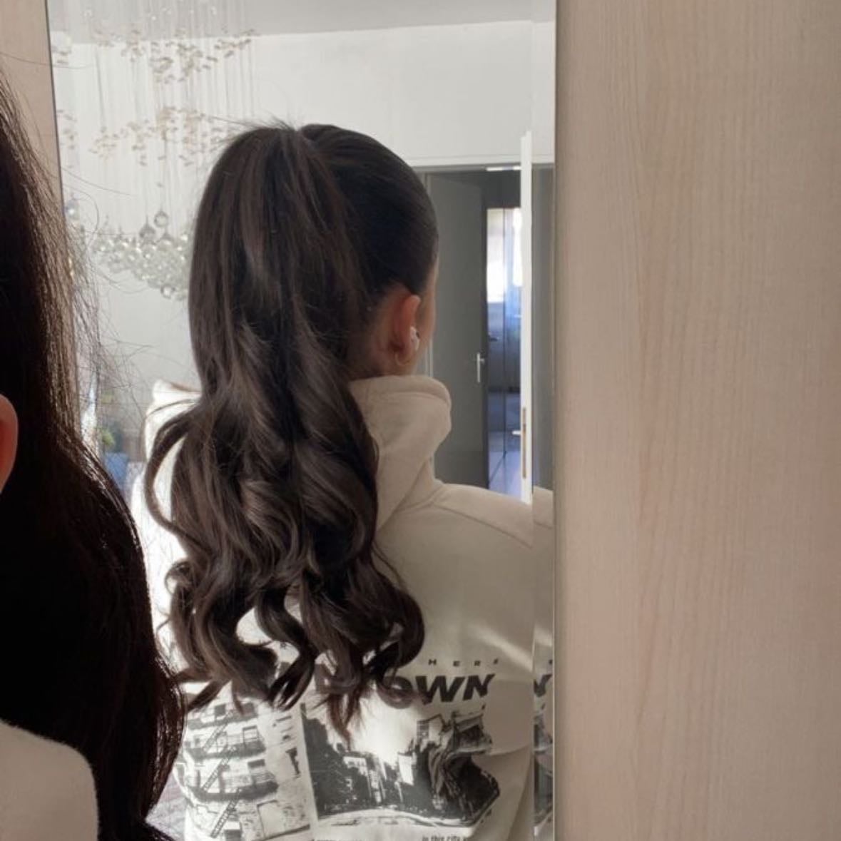 Ponytail with wavy ends