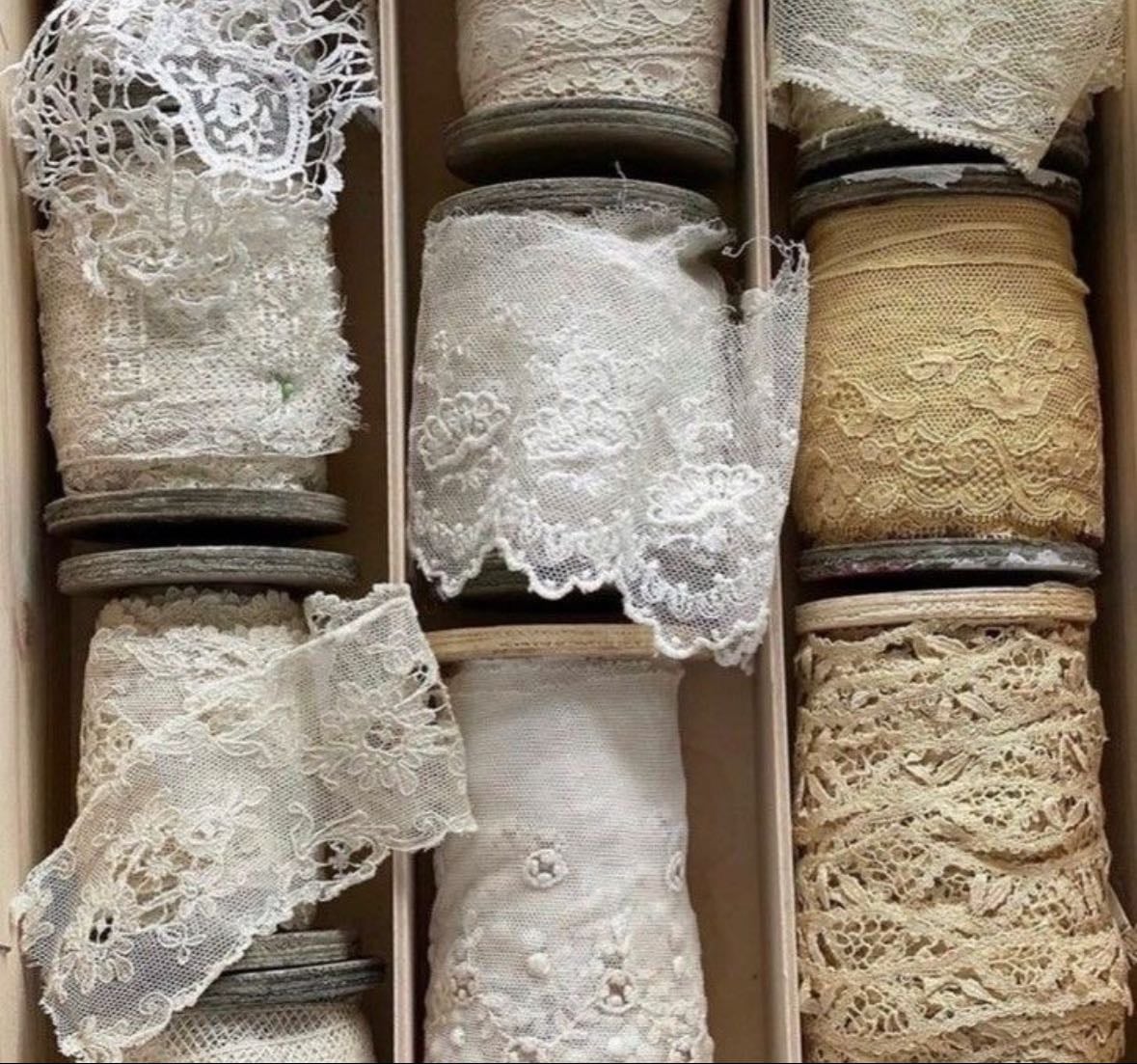 vintage bedroom decor itens