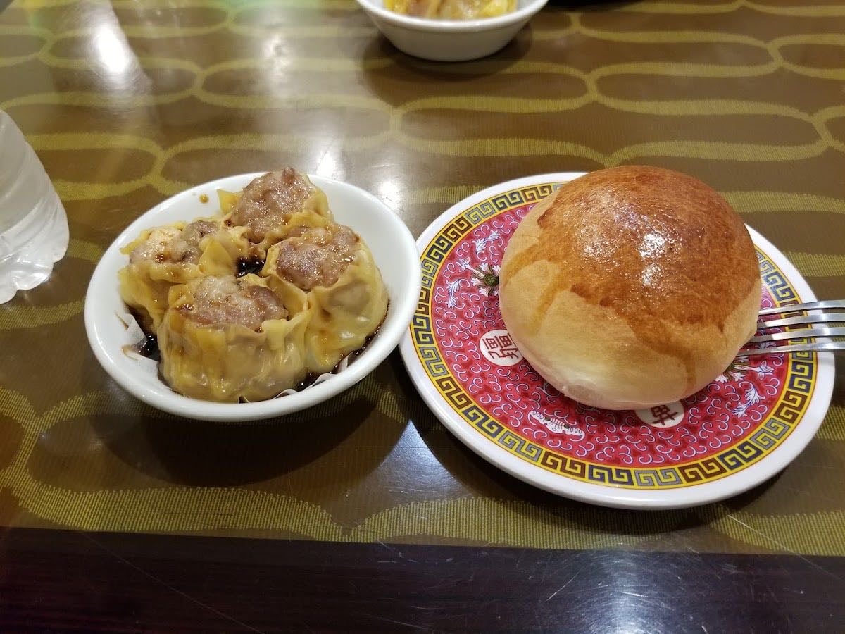 Mei Lai Wah - Pineapple Pork bun