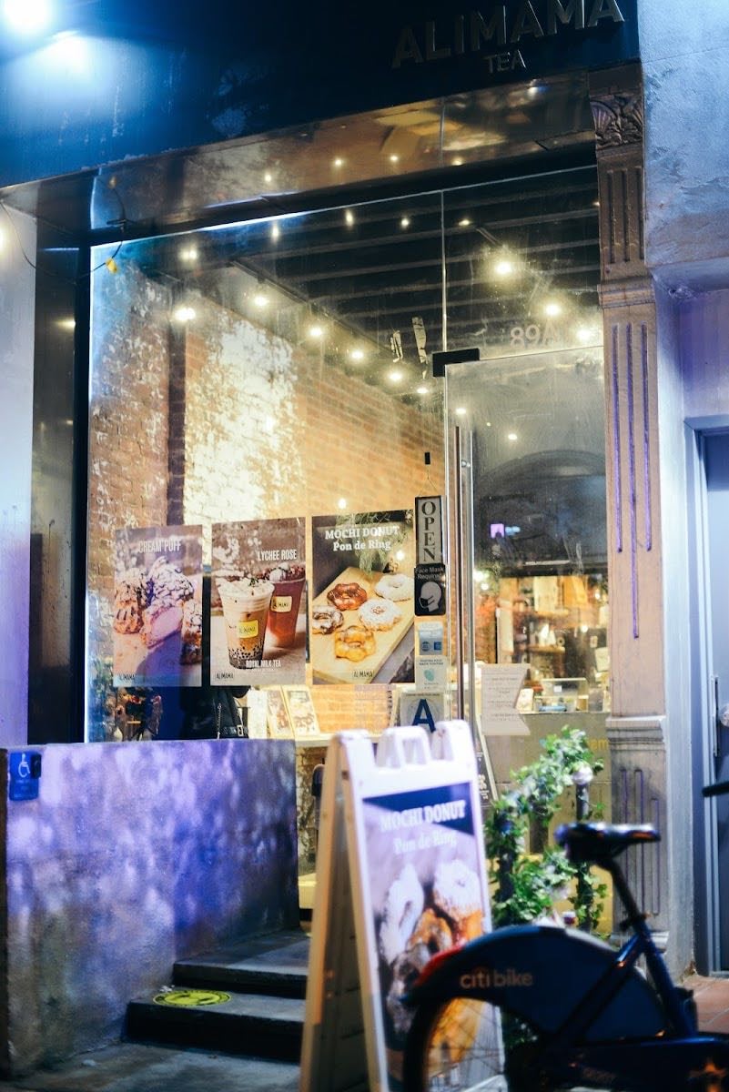 Alimama Tea - Boba + mochi donuts