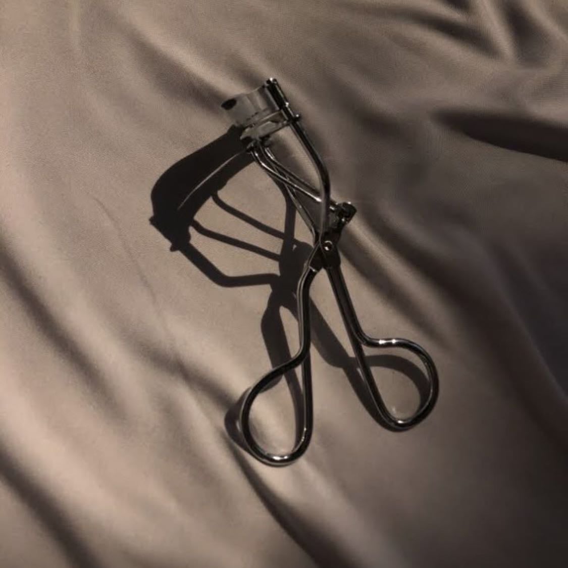 shiseido eyelash curler