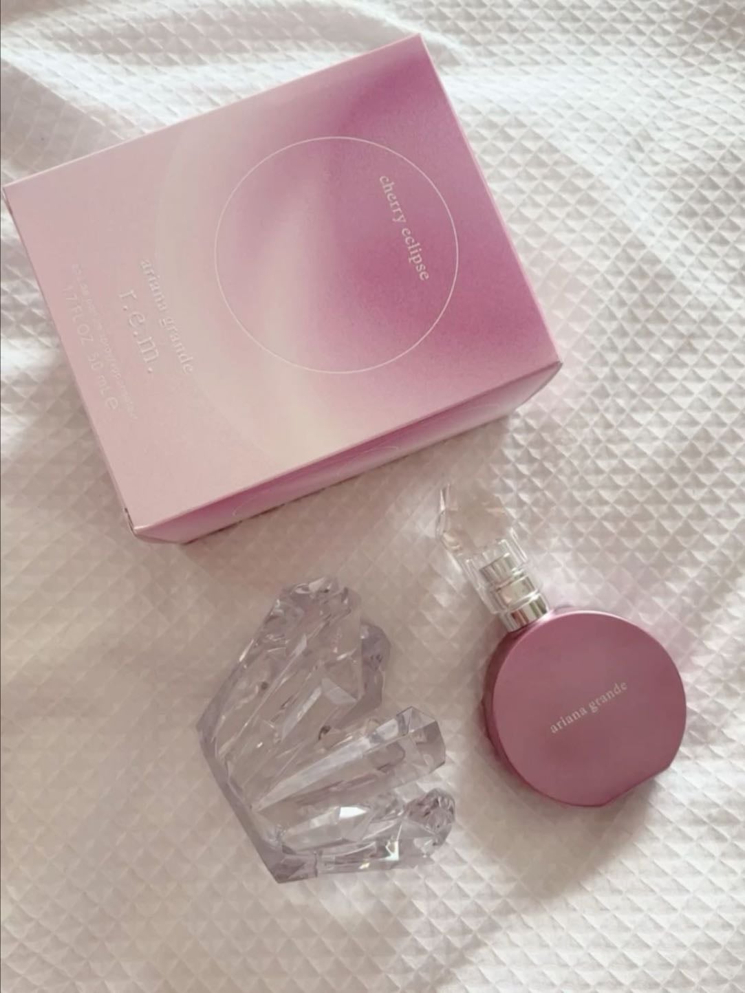 R.E.M cherry eclipse - Perfume Ariana grande