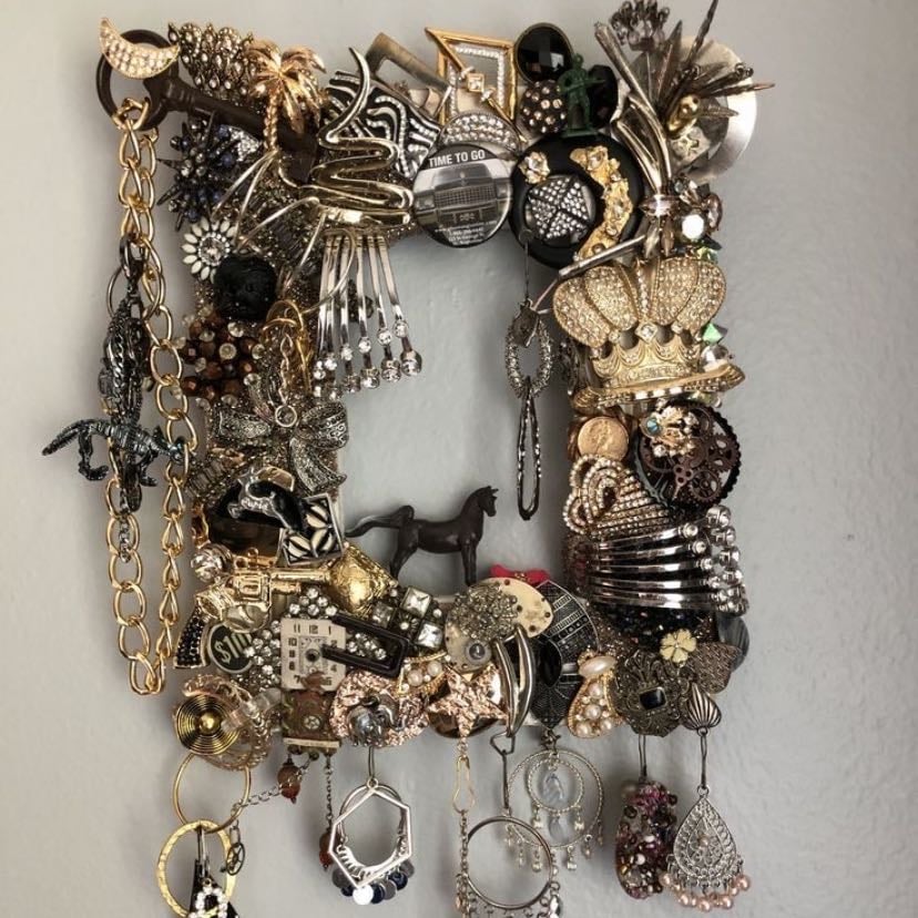junk charm frame