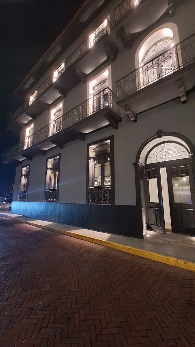 MAC Casco - Sala Satélite - HORARIOS
• Lunes a sábado: 10:00 a.m. – 6:00 p.m.
• Domingo: cerrado.
TARIFAS
• Entrada gratuita.