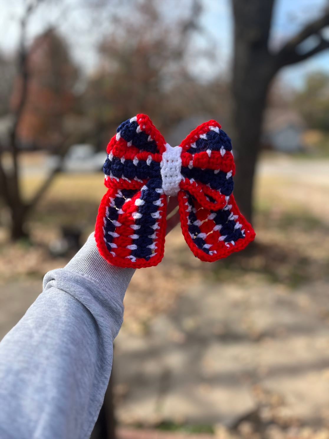 Crochet bow