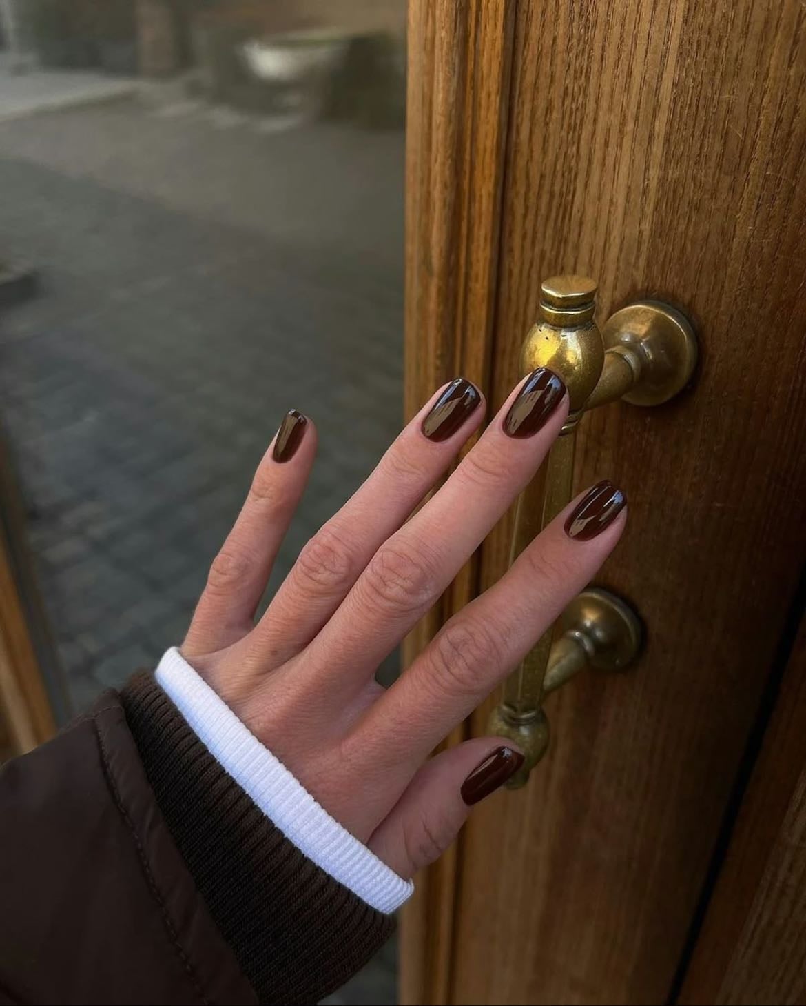 Uñas café short square