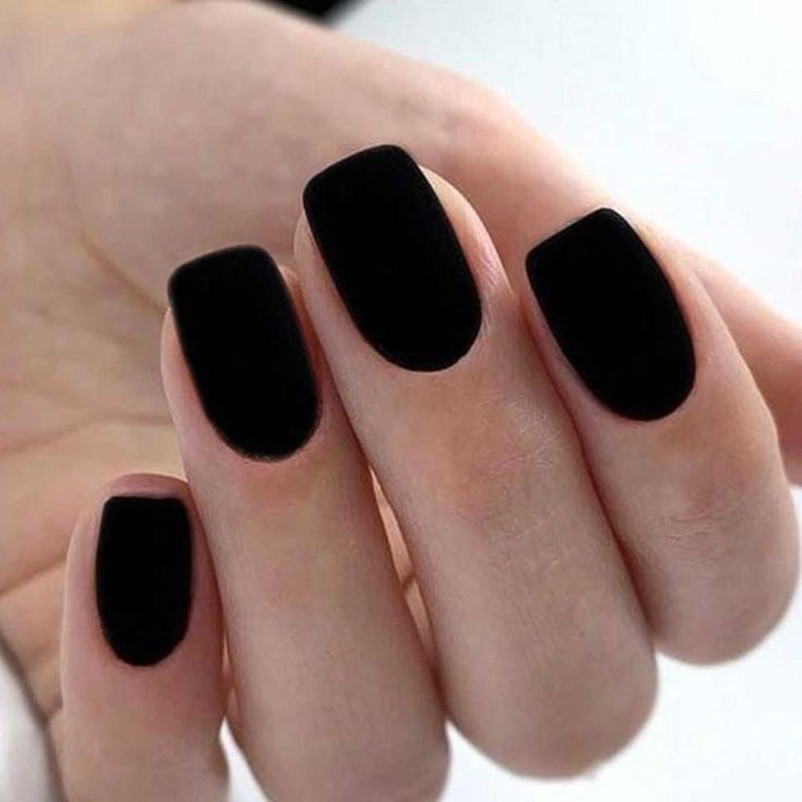 Uñas negras mate