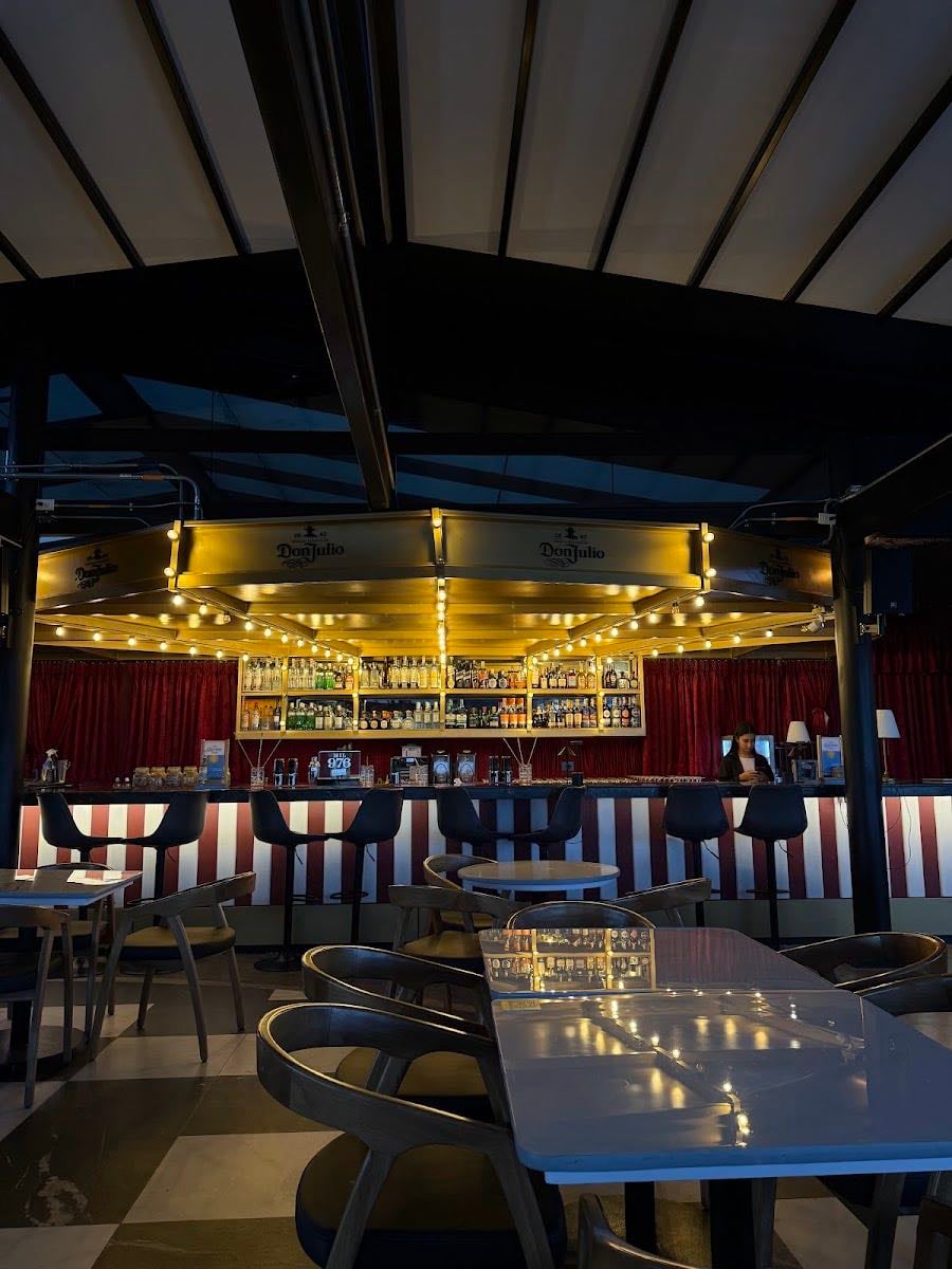Caruzo Rooftop
