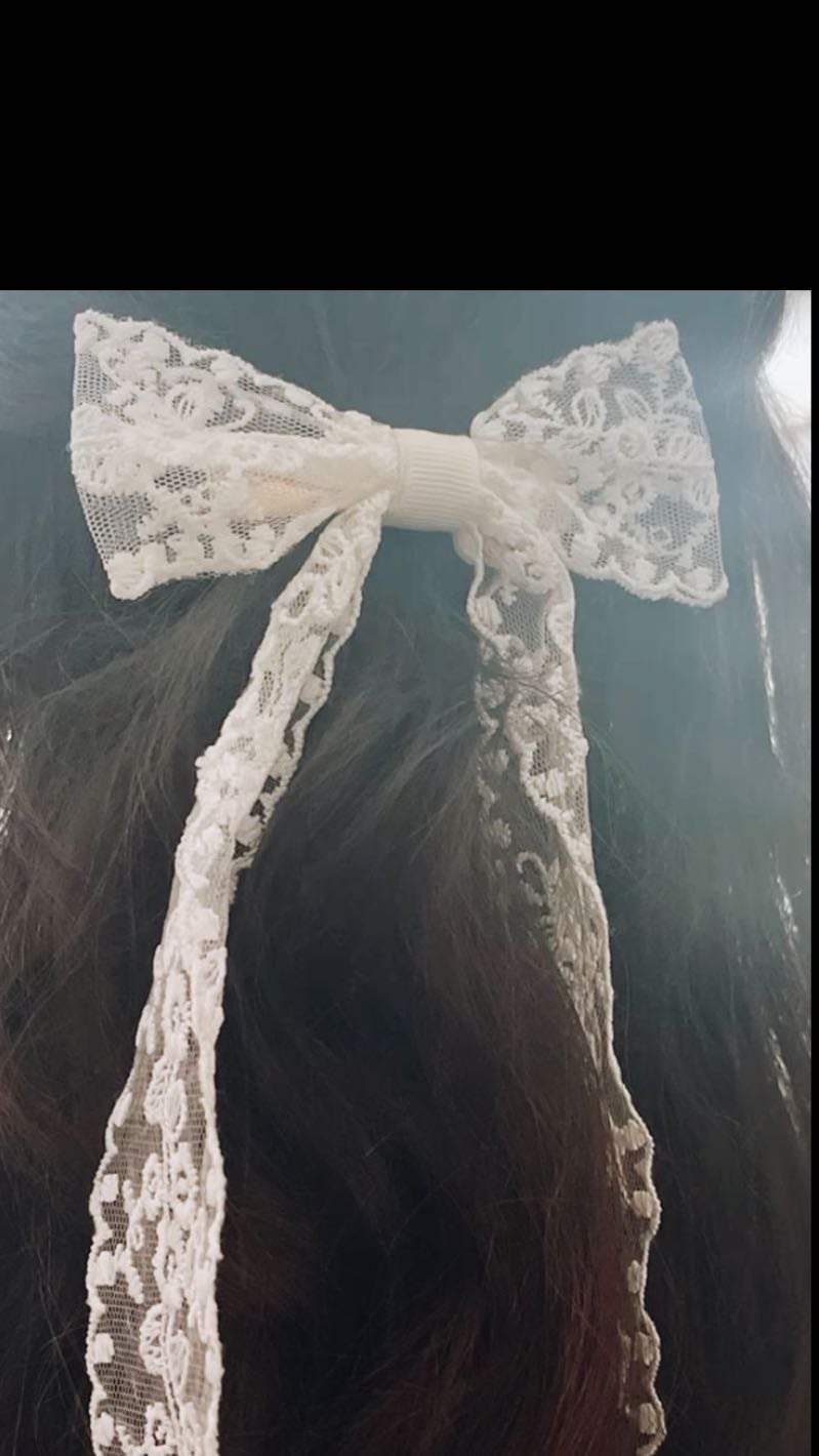 Lace bow