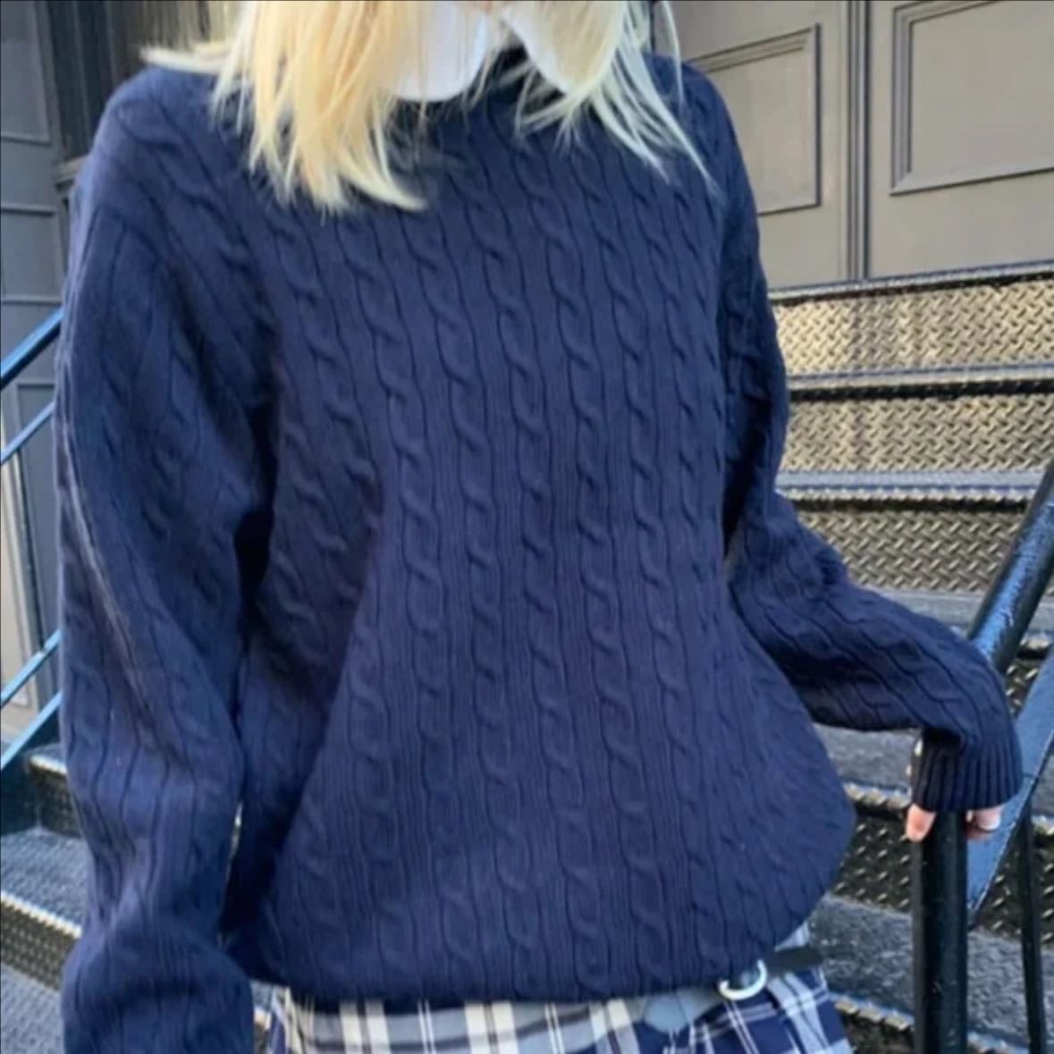 BRIANNA COTTON CABLE KNIT SWEATER - brandy Melville - navy (oversized fit)