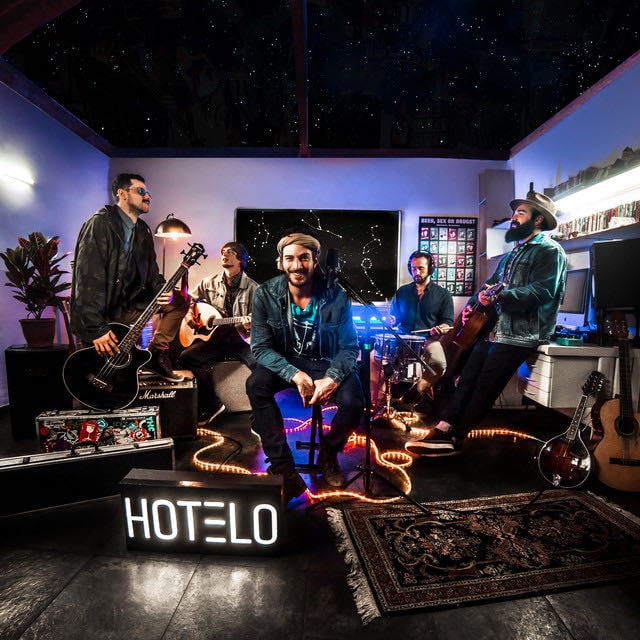 Virgem - Song · Hotelo, Nina Fernandes