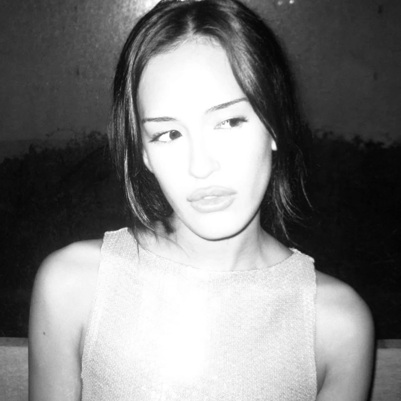 Amalie Star - Fashion icon who effortlessly wear and define modern trends.