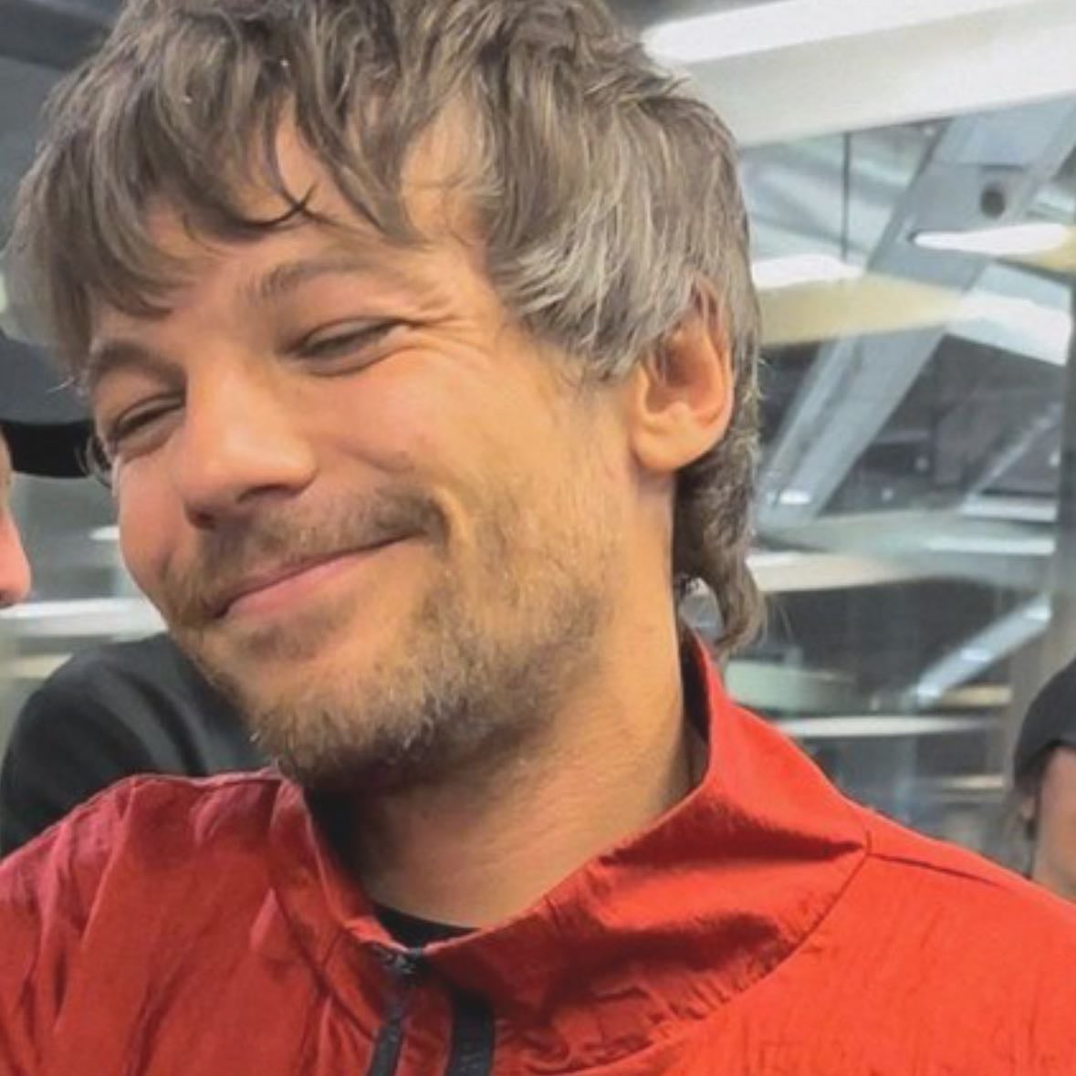 boobear - i love this man. seeing a smile on his face puts one on mine. his songs don’t just have amazing music, the lyrics is genuinely something extraordinary. his songs saved me at the lowest point of my life. he is such a talented writer, singer and performer. my ultimate dream is to attend one of his shows one day. he manages to put everything i feel but yet haven’t the ability to express into his songs; both feelings and words. speaking of words, he has such an incredible talent and way with them that is beyond my understanding. i love him more than i can express and understand myself. if someone asked me who he was i’d say one of the best artists that there are. if you asked me on a deeper lever i’d tell you that he is the reason for my happiness and the primary reason for why i am still here. i’ve battled multiple mental illnesses and thanks to louis, i’m still here to this day. i’m forever grateful for him and his music. he as well as the other 1d boys were my childhood and took me through the hard times. lou has always been a safe space for me and he will continue to be so. i genuinely can’t express the appreciation and love i feel for this man.