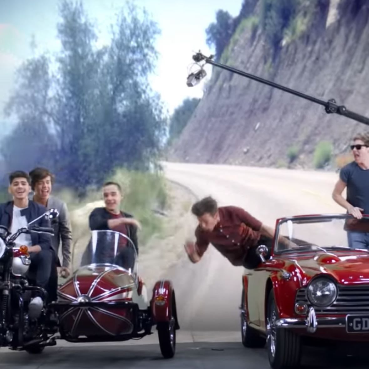 kiss you! - itโs so chaotic i just love it