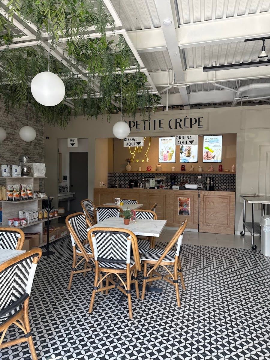 La Petite Crêpe & Pastry Depot