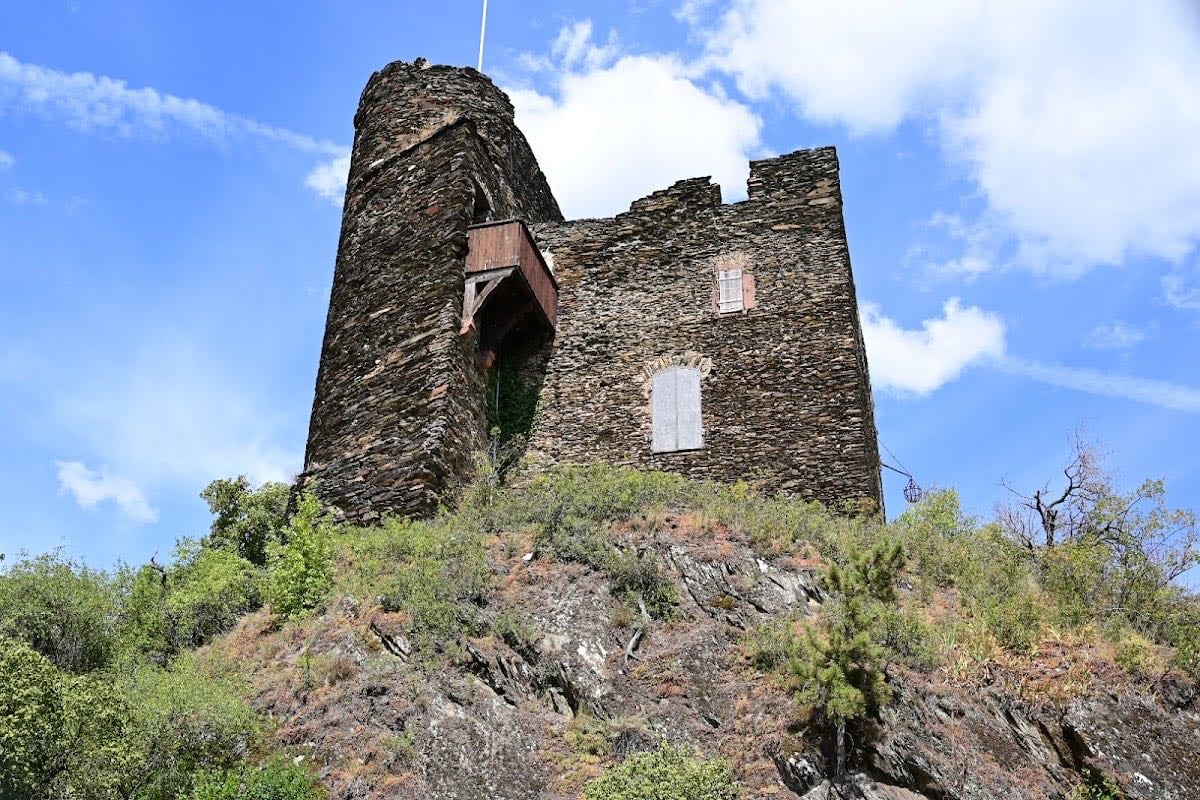 Nollig Castle