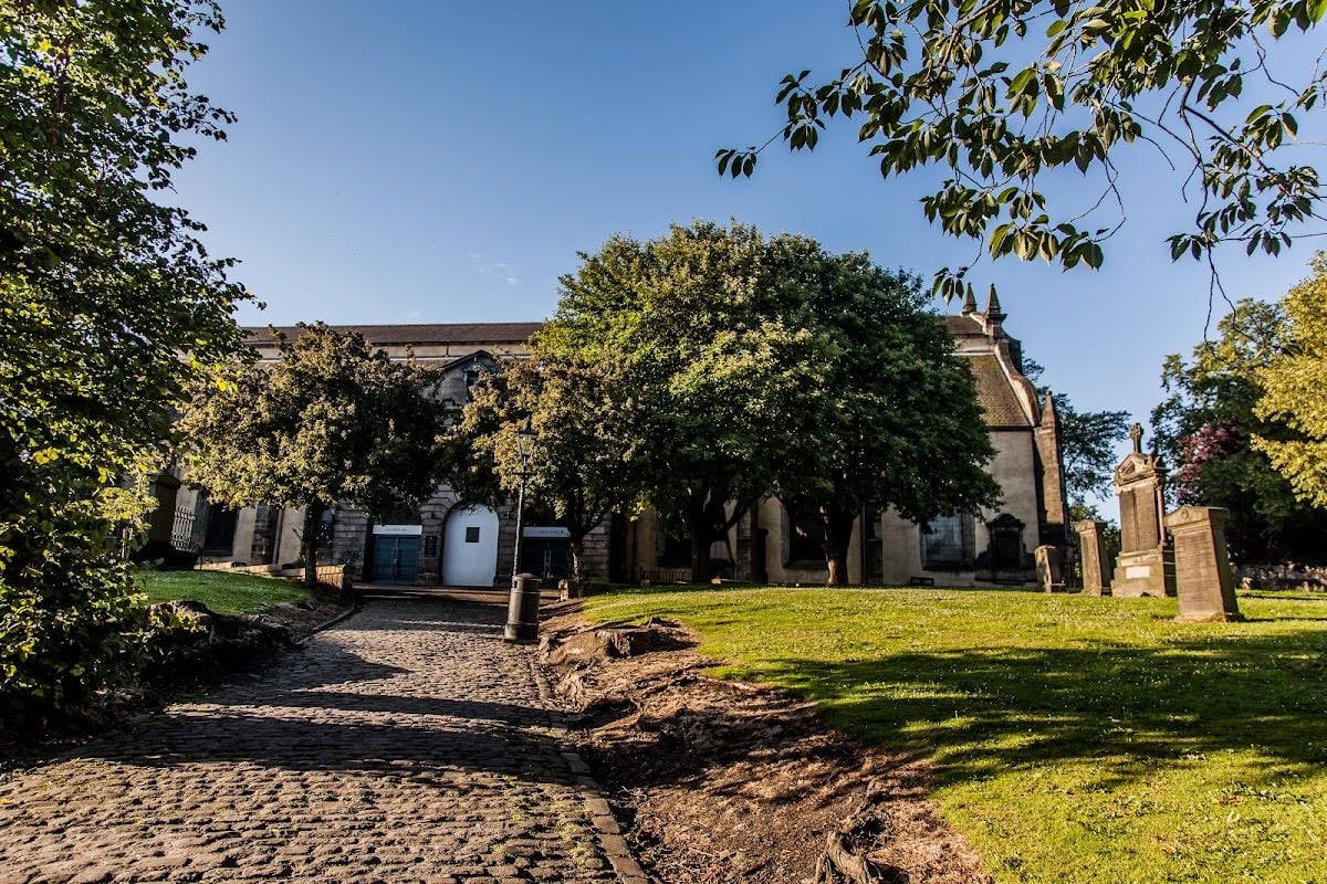 Greyfriars Kirkyard Cemetery Edinburgh - voldemort thomb