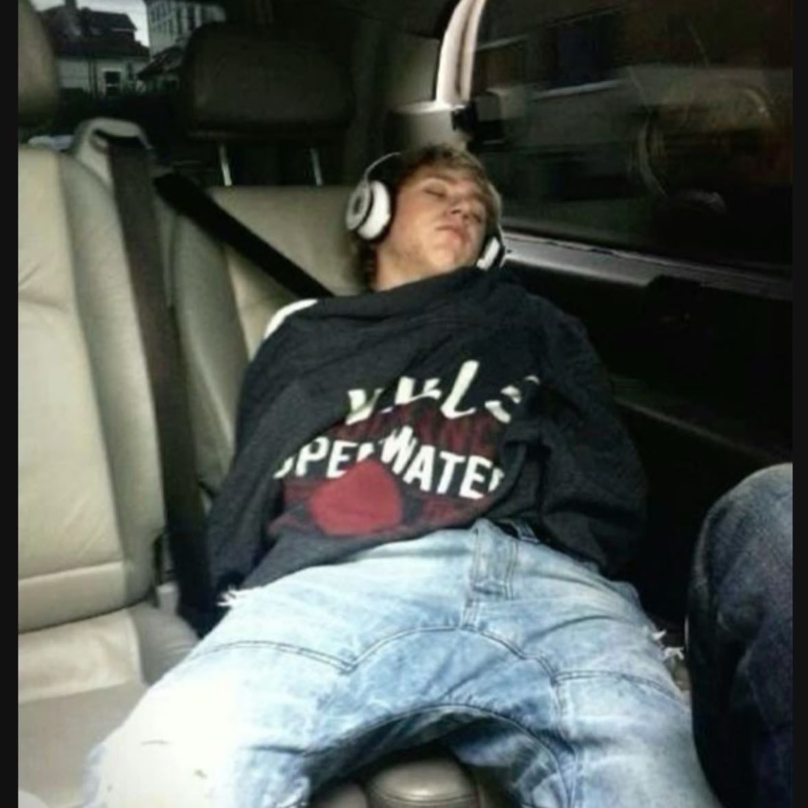 sleepy niall