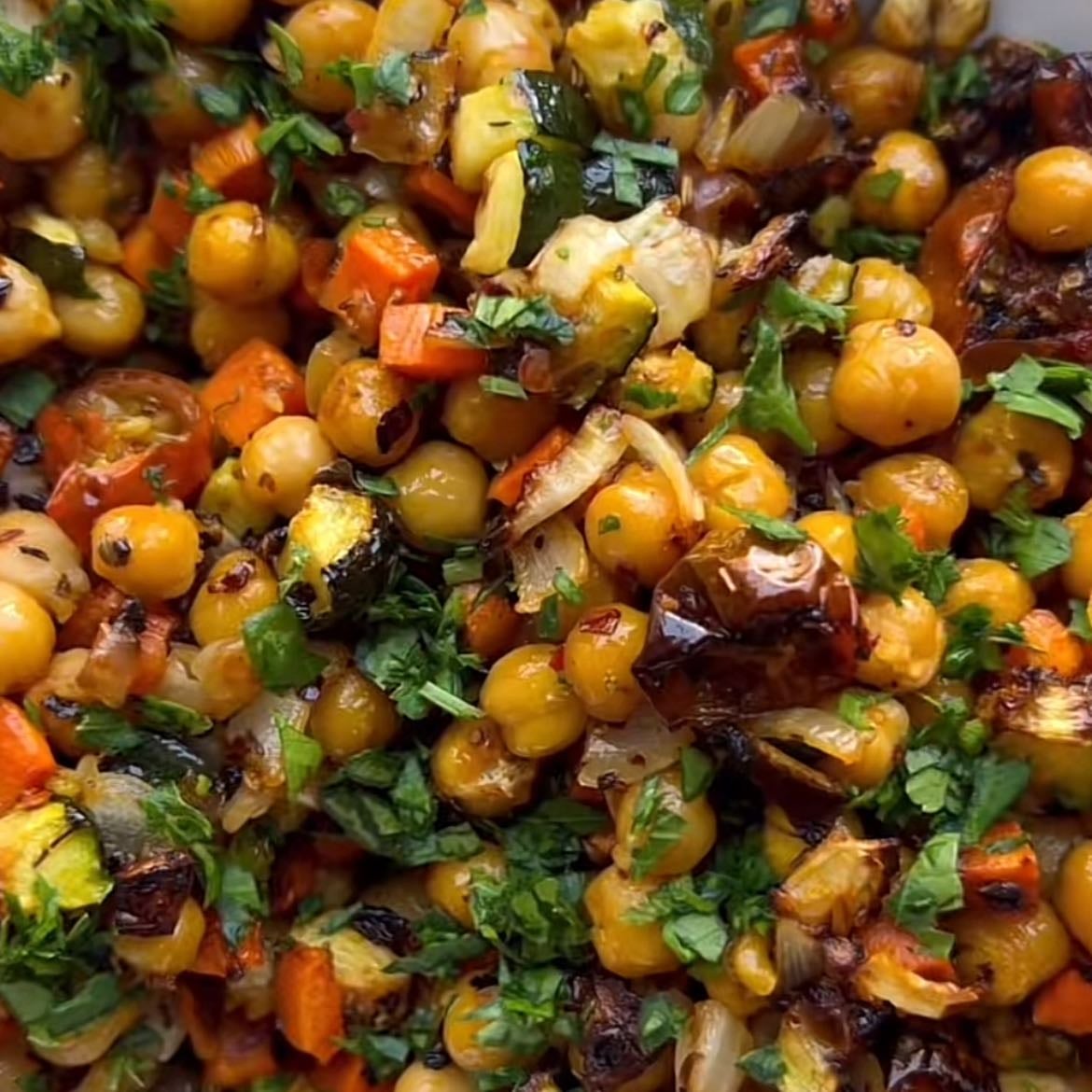 Garbanzos con verduras - garbanzos + zanahoria + calabacín + cebolla + perejil