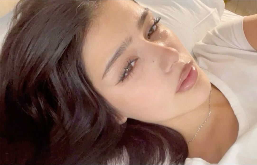 Straight brows