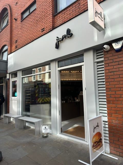 JUNK SOHO - BURGERS & COOKIES
