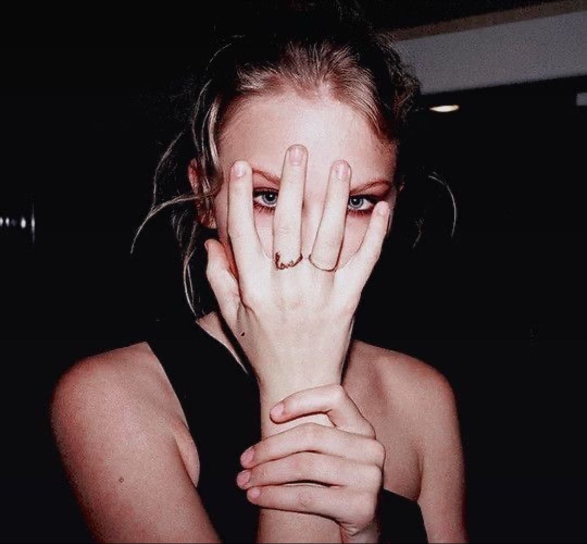 Delicate - Song · Taylor Swift
