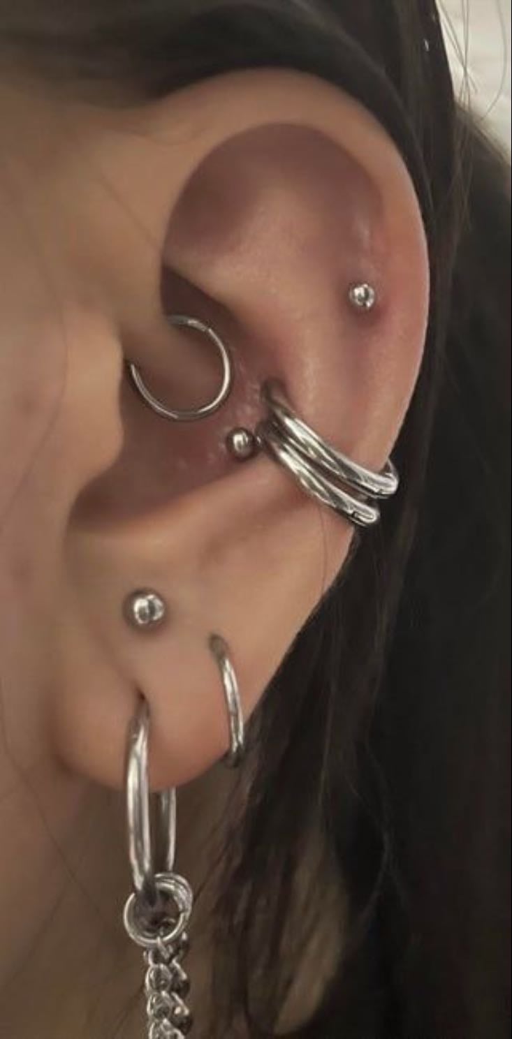 third lobe (triangle placement) - left ear