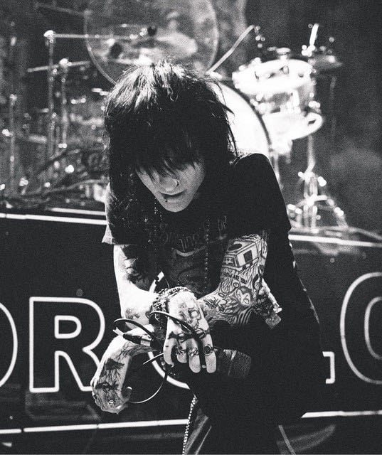 Johnnie Guilbert - Artist