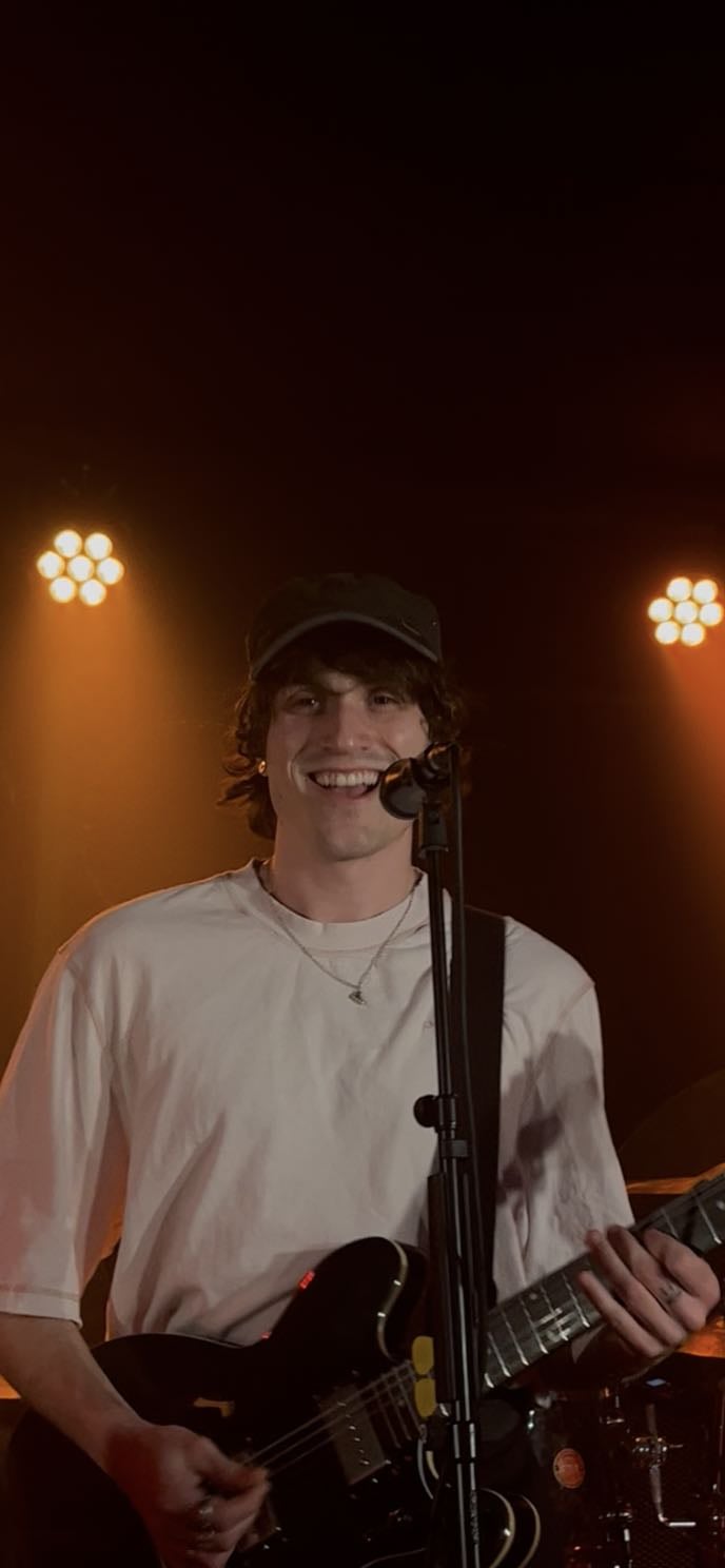 isaac anderson soft feet + fragile soul tour vienna - 20.11.25 // literally one on the best concerts i’ve ever been to <3