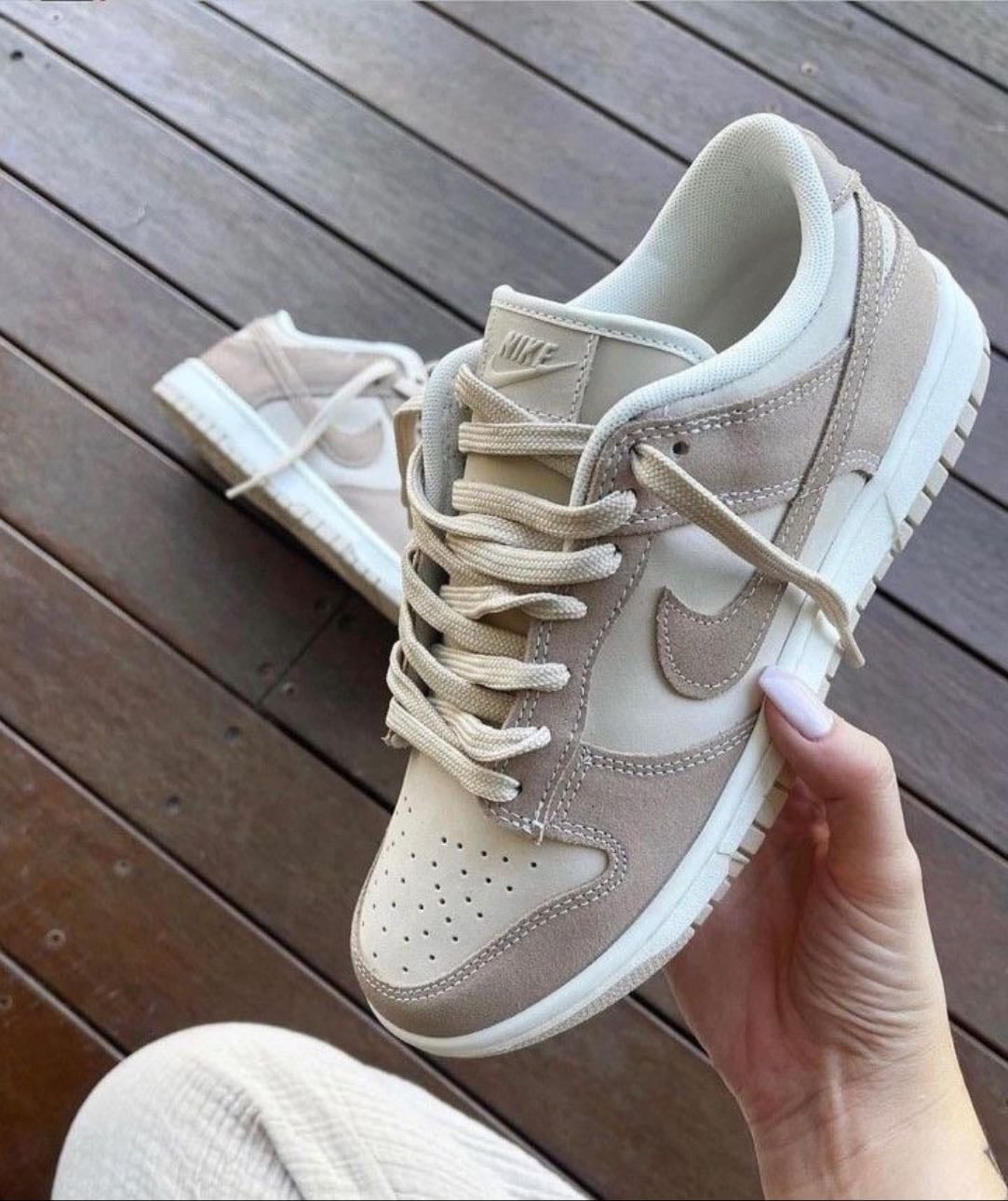 nike dunk low grises o beige