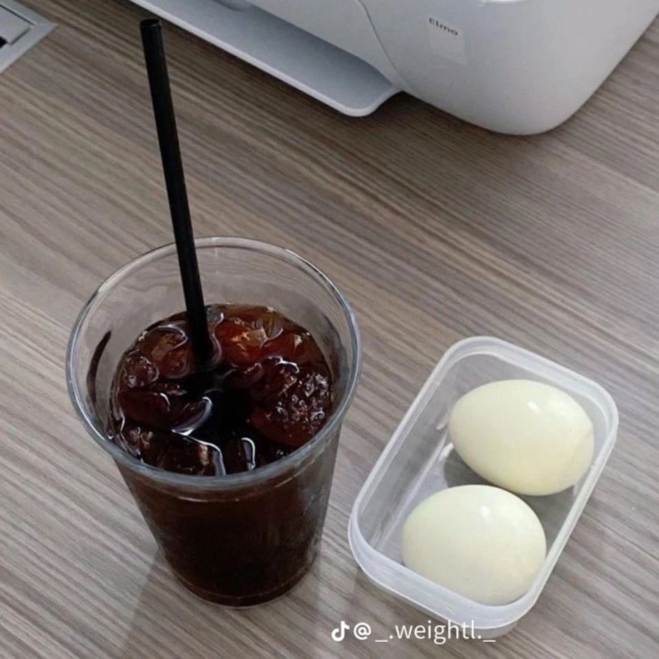 Diet Coca-Cola y huevos